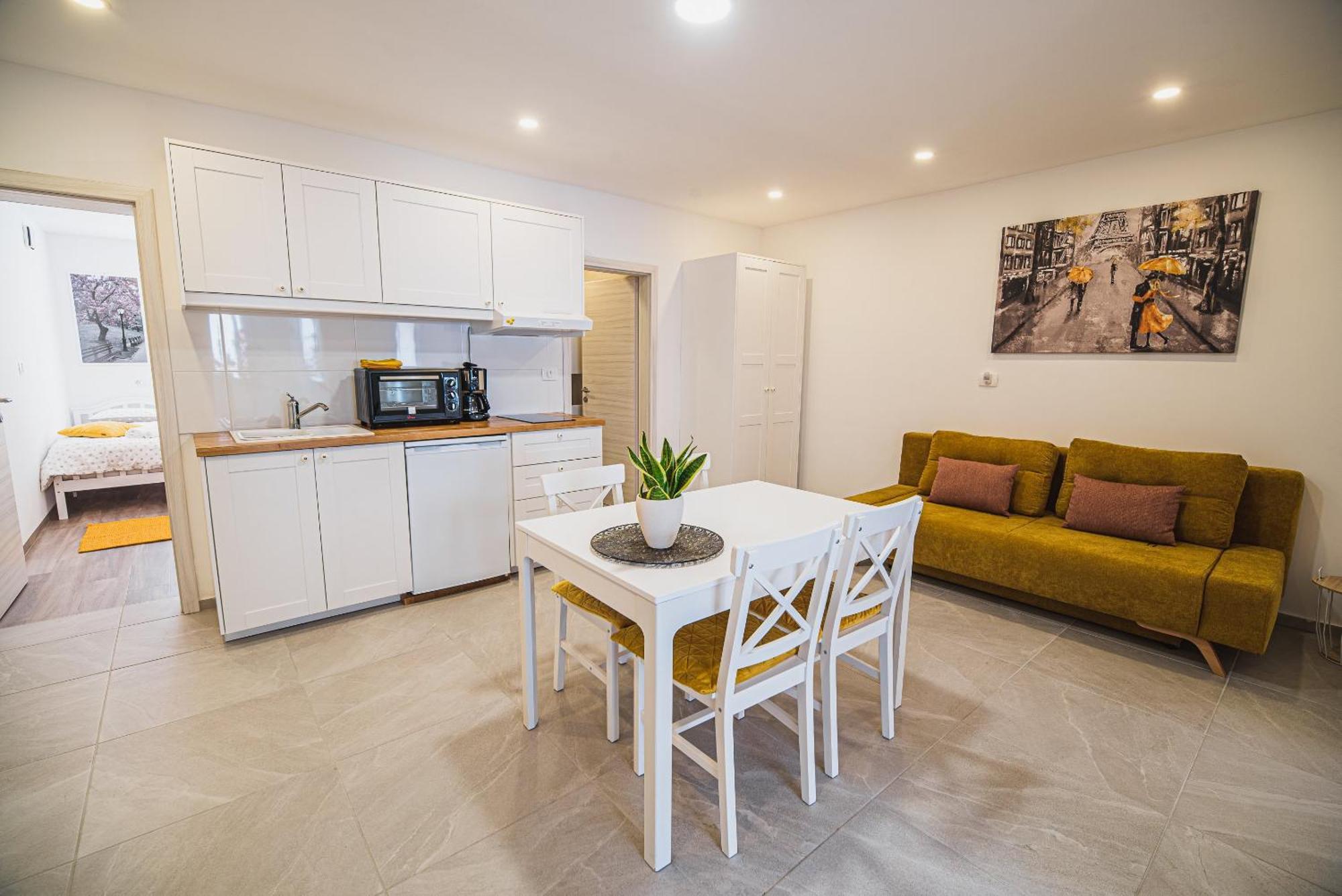 Gotar Apartment With Garden Kobarid Exteriör bild