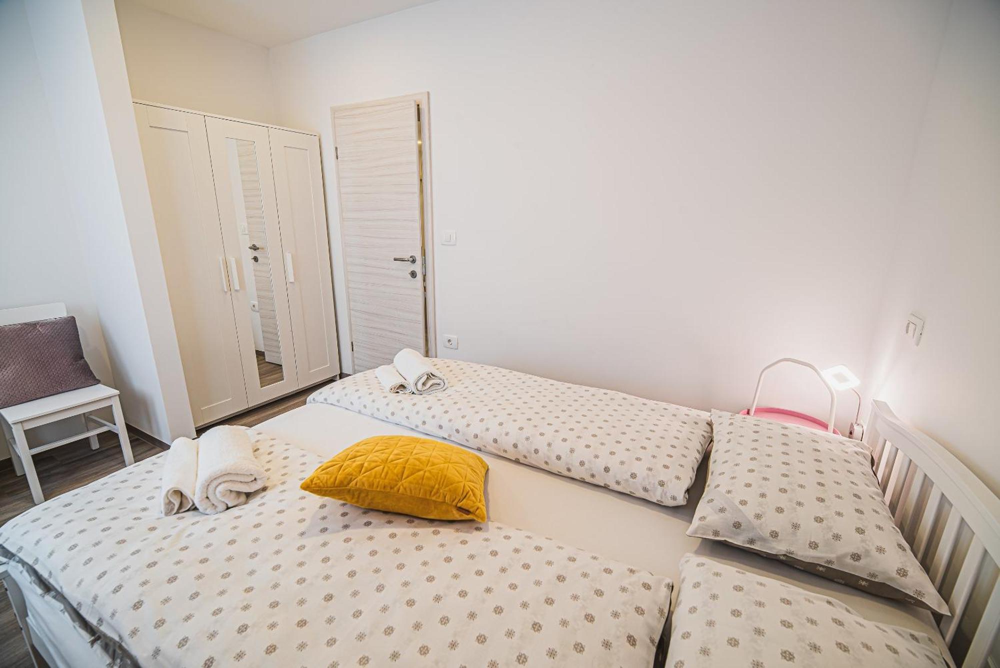 Gotar Apartment With Garden Kobarid Exteriör bild