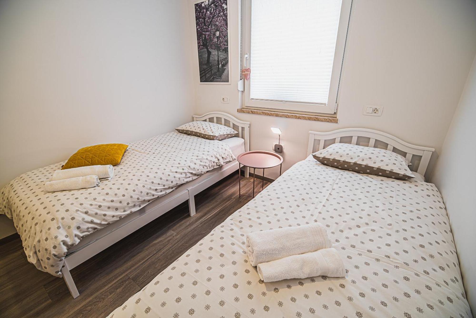 Gotar Apartment With Garden Kobarid Exteriör bild