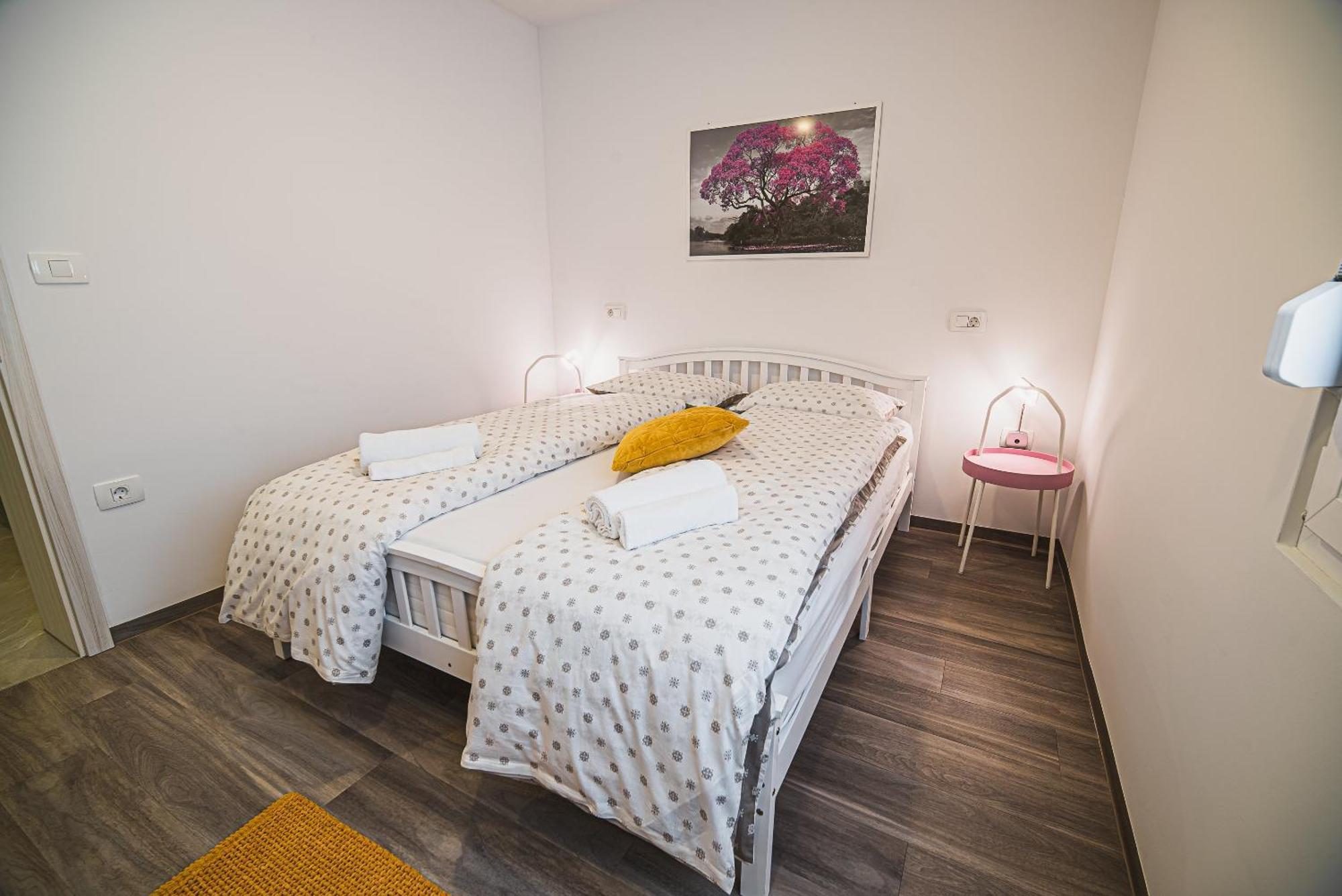 Gotar Apartment With Garden Kobarid Exteriör bild