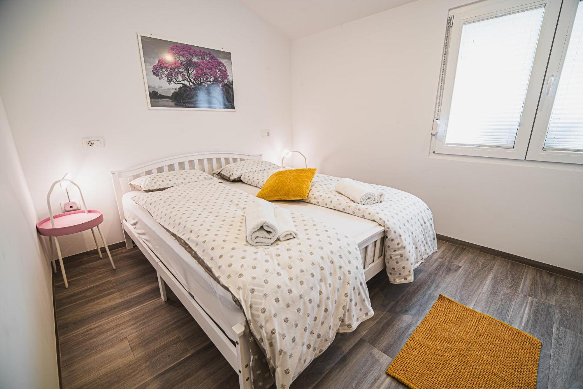 Gotar Apartment With Garden Kobarid Exteriör bild