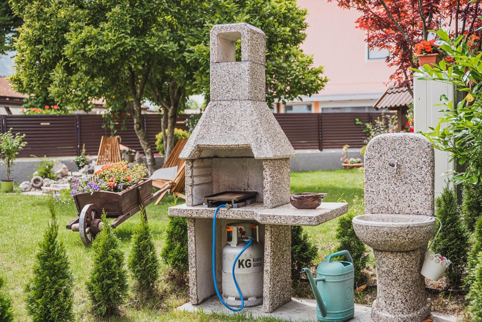 Gotar Apartment With Garden Kobarid Rum bild