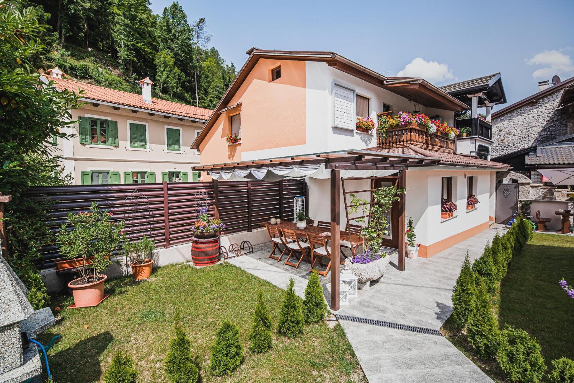 Gotar Apartment With Garden Kobarid Rum bild